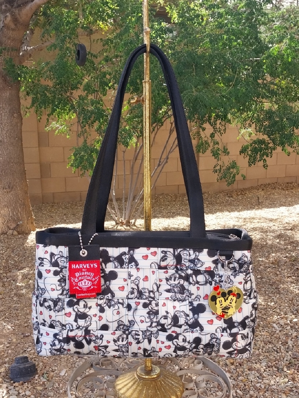 Harveys Disney Couture Mickey Minnie Mouse Love Kiss Sketch Seatbelt Bag